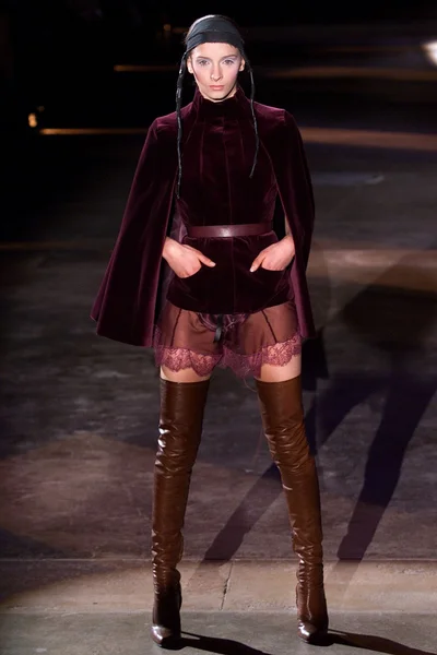 Look 25